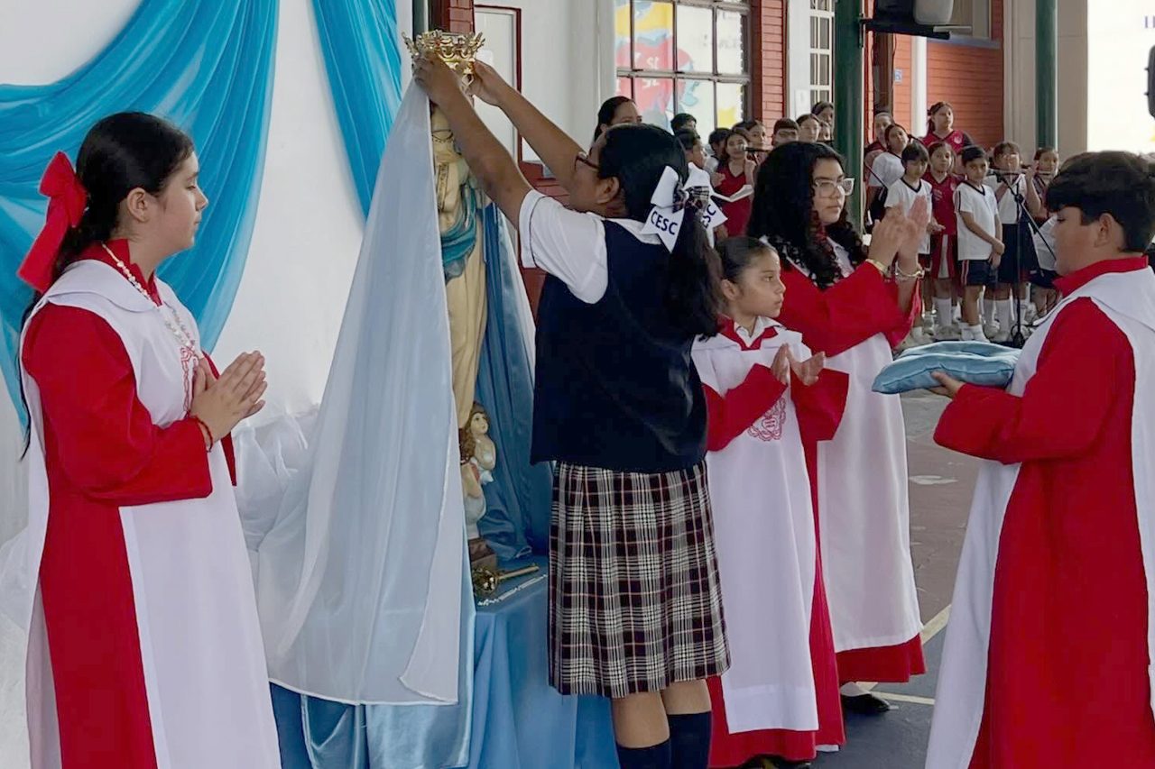 Primera Comunión Centro Educativo Santa Catarina